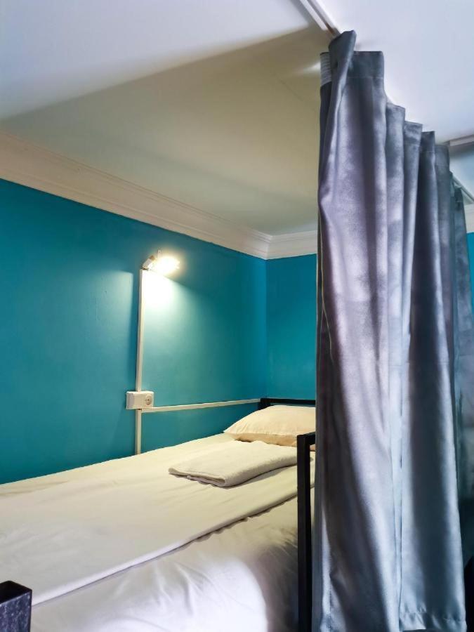 Harmony Backpackers Hostel バトゥーミ エクステリア 写真