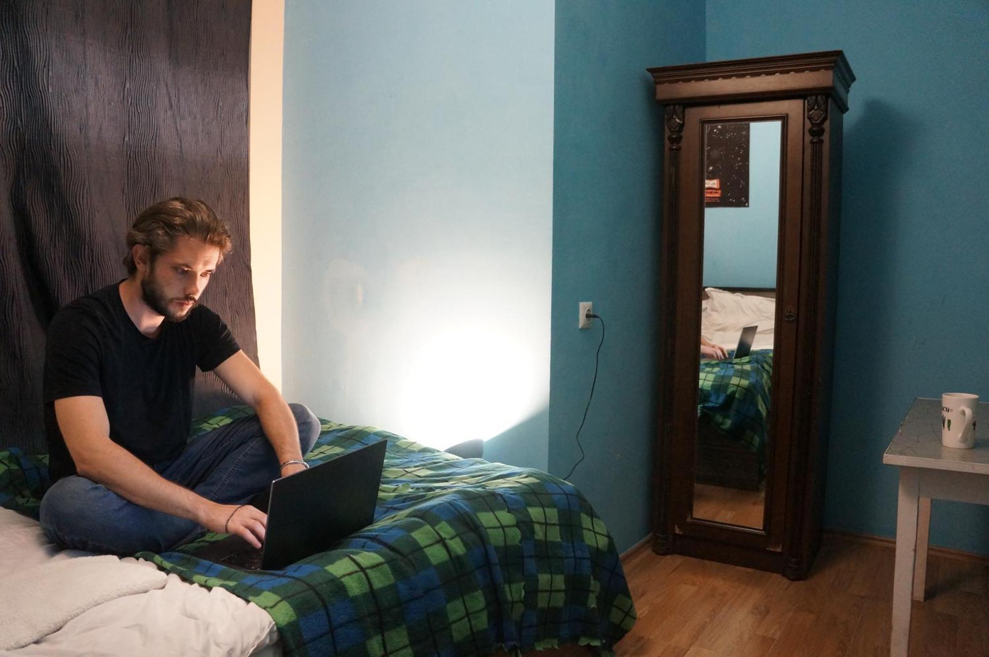 Harmony Backpackers Hostel バトゥーミ エクステリア 写真