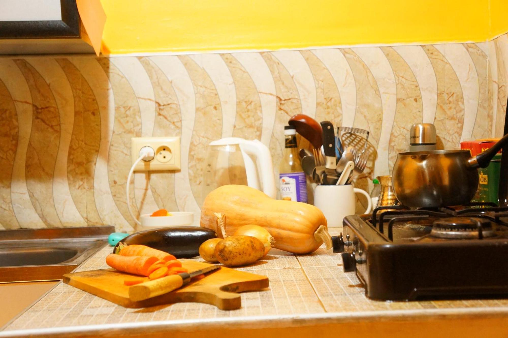 Harmony Backpackers Hostel バトゥーミ エクステリア 写真