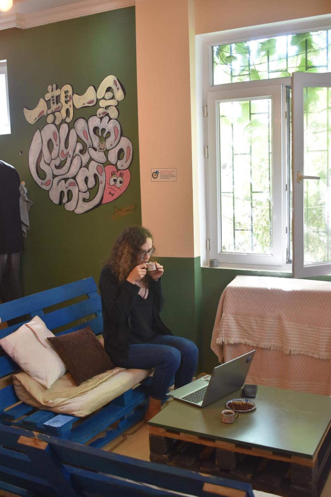 Harmony Backpackers Hostel バトゥーミ 部屋 写真