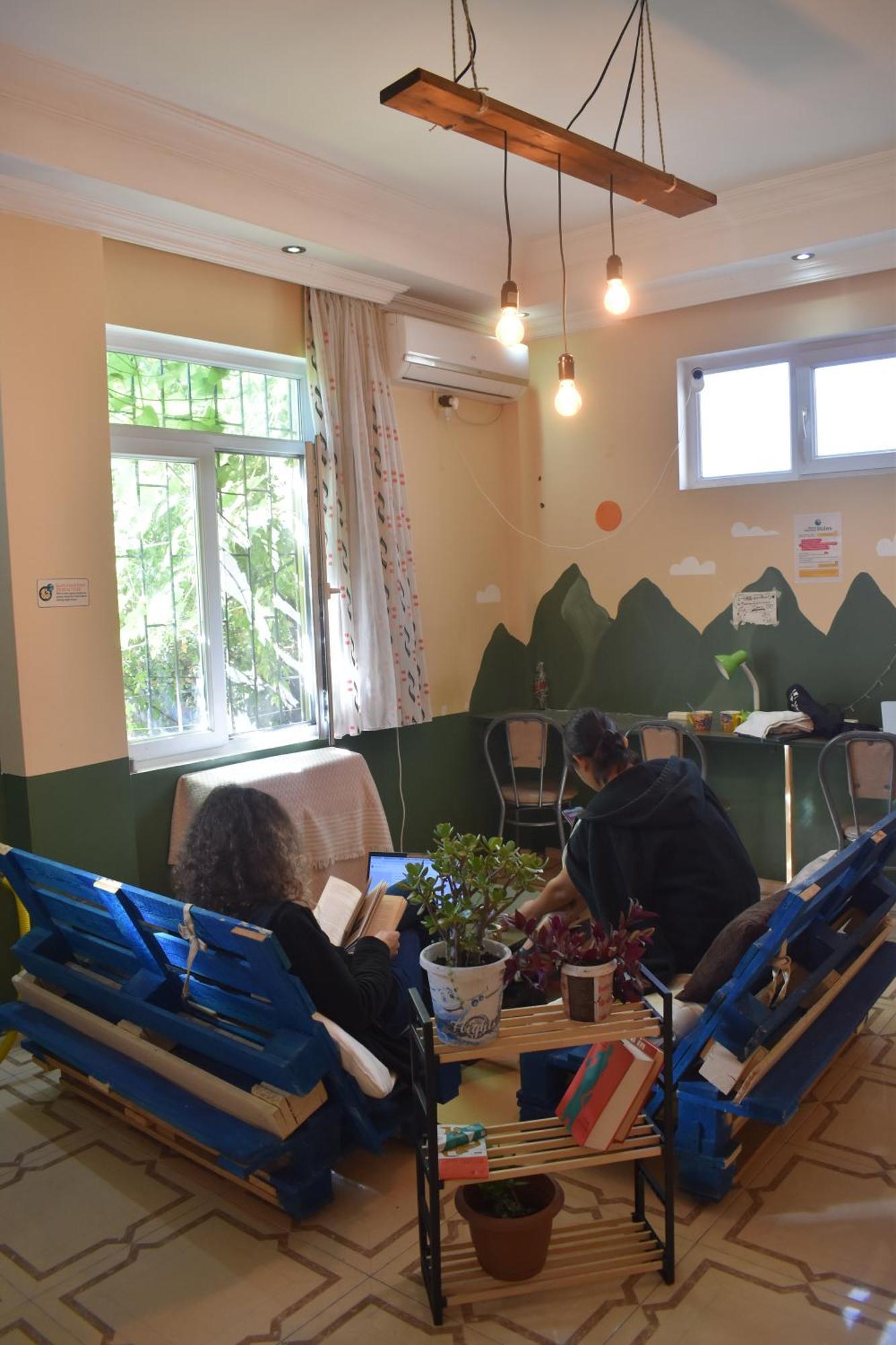 Harmony Backpackers Hostel バトゥーミ 部屋 写真